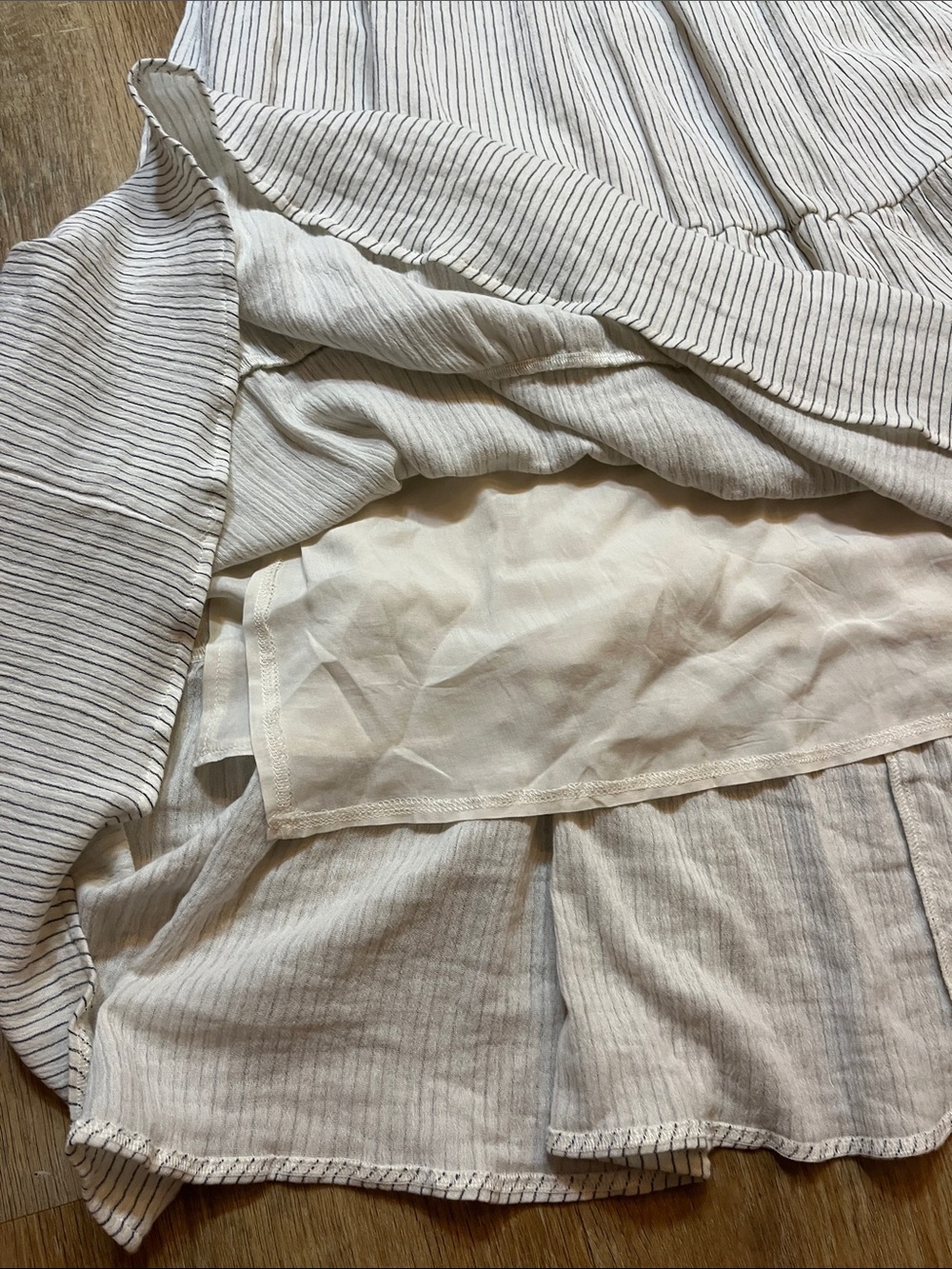 Z Supply Cream Striped Maxi Dress Medium M Tiered Smocked Cotton Sleeveless EUC - Picture 7 of 14